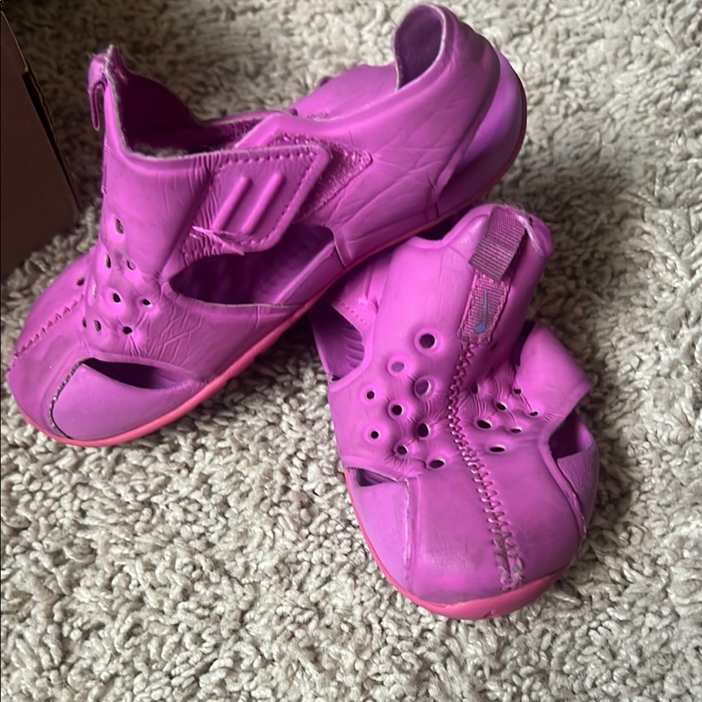 Nike Pink Sandals Vibrant Comfortable Flip Flops